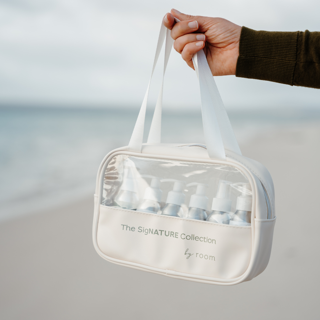 The SigNATURE Toiletry Bag incl. Natural Travel Products & Sunscreen
