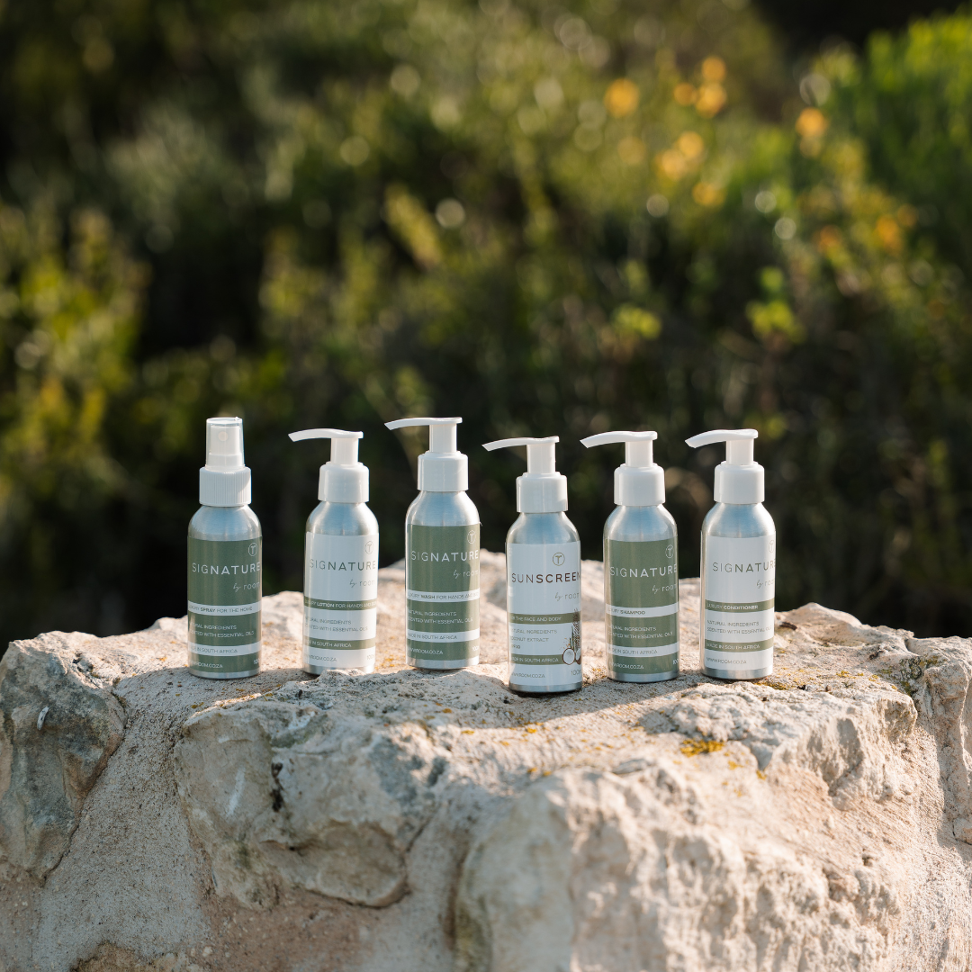 The SigNATURE Toiletry Bag incl. Natural Travel Products & Sunscreen