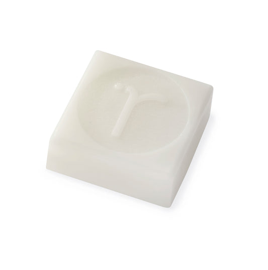 Small sigNATURE natural soap bar engraved with the Room 'r' logo. Infused with pure essential oils for a perfume-like scent, this luxurious soap lathers beautifully, moisturizes the skin, and is free from SLS, parabens, and palm oil.