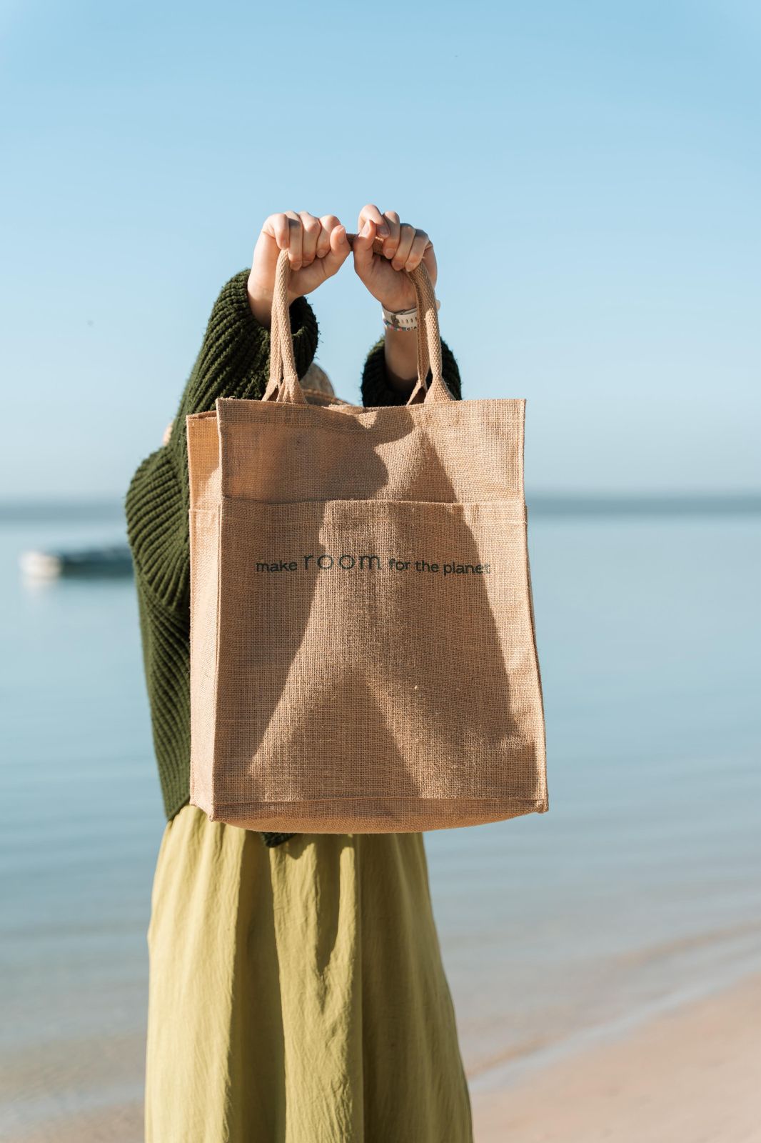 Shopper is a stylish, eco-friendly bag designed for conscious living. Made from durable, biodegradable jute, it’s perfect for shopping, beach trips, or everyday use. Featuring a minimalist design and roomy interior, this shopper is both practical and sustainable—a must-have for those looking to reduce waste while staying chic.