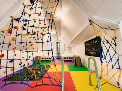 Witteboomen Forest Cottage nestled in the heart of the lush Constantia Winelands comfortably accommodating up to 8 guests across 4 bedrooms.